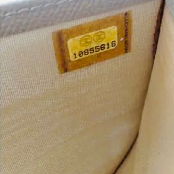 CHANEL CC Coco & Cream Colored Long Leather Button Wallet - Picture 4 of 14